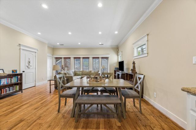 1017 W 16th Street, Houston, TX 77008