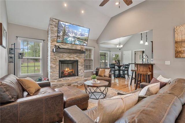 166 Woodford SE Way, Calhoun, GA 30701