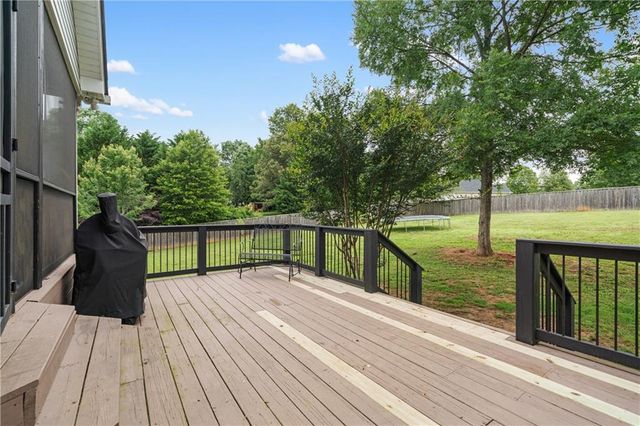 166 Woodford SE Way, Calhoun, GA 30701