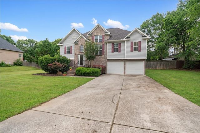 166 Woodford SE Way, Calhoun, GA 30701