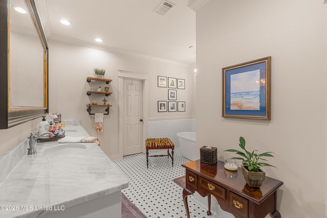 100 W Canebrake Boulevard, Hattiesburg, MS 39402