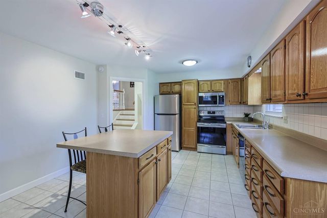 10631 Cinderella Drive, Montgomery, OH 45242
