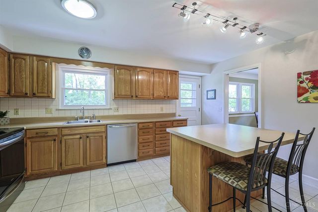 10631 Cinderella Drive, Montgomery, OH 45242