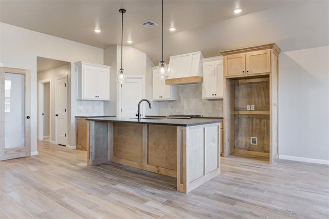 8655 Kayce Street, El Reno, OK 73036