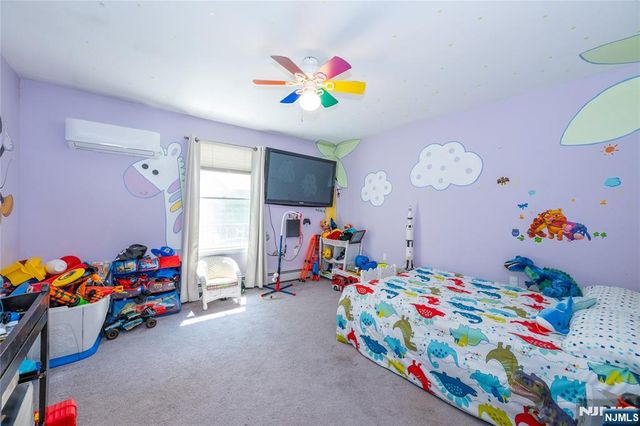 335 Elmira Trail, Hopatcong, NJ 07843