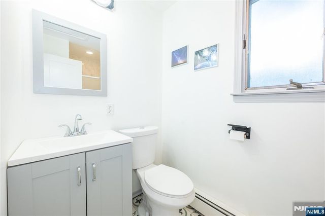 335 Elmira Trail, Hopatcong, NJ 07843