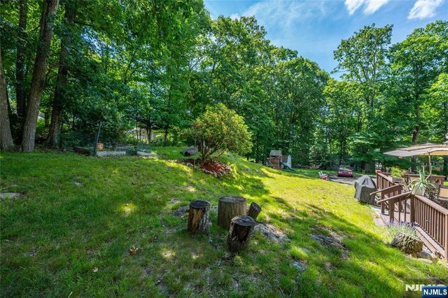 335 Elmira Trail, Hopatcong, NJ 07843