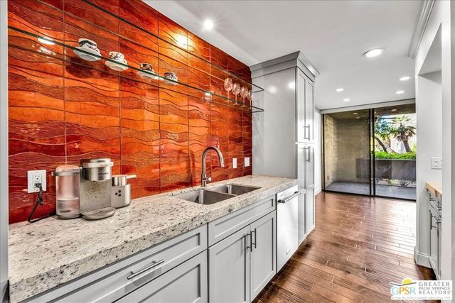 1660 S La Reina Way 1A, Palm Springs, CA 92264