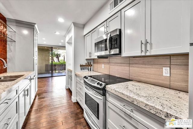 1660 S La Reina Way 1A, Palm Springs, CA 92264