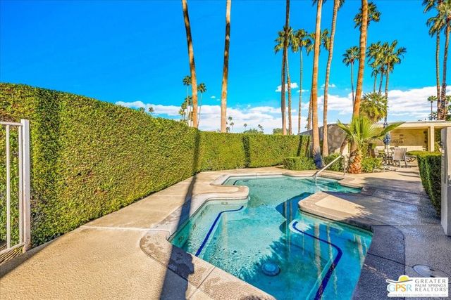 1660 S La Reina Way 1A, Palm Springs, CA 92264