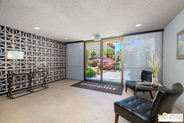 1660 S La Reina Way 1A, Palm Springs, CA 92264