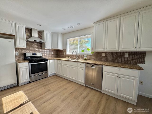 19431 107TH Avenue SE, Renton, WA 98055