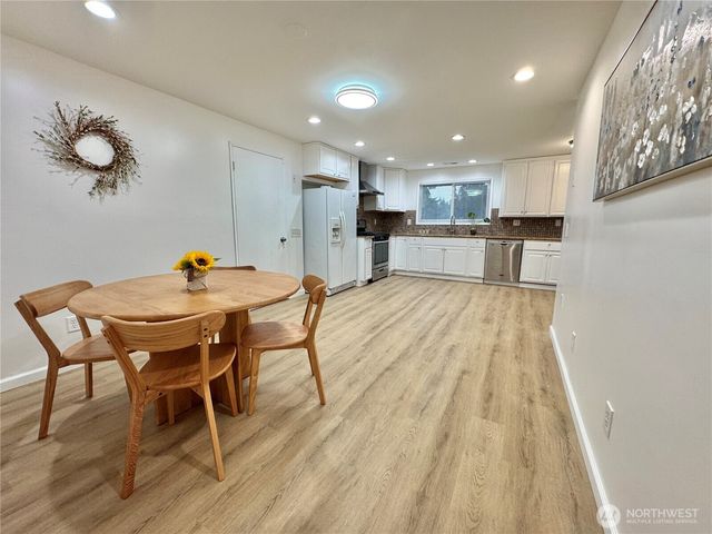 19431 107TH Avenue SE, Renton, WA 98055