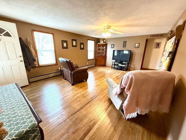 207 Locust Street, New Market, IN 47965