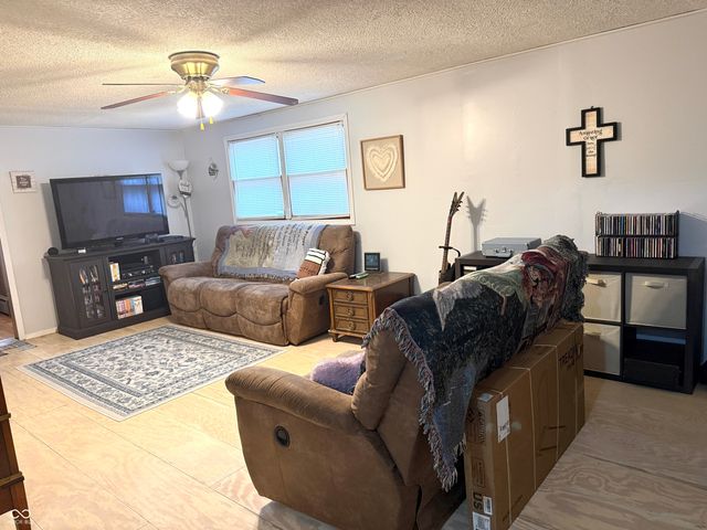 207 Locust Street, New Market, IN 47965