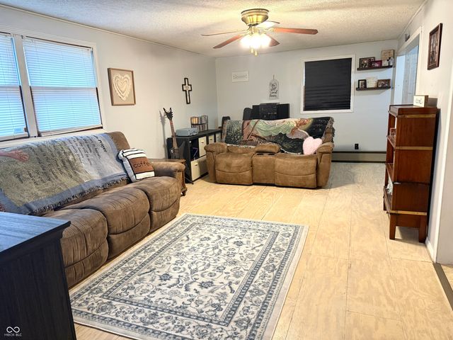 207 Locust Street, New Market, IN 47965