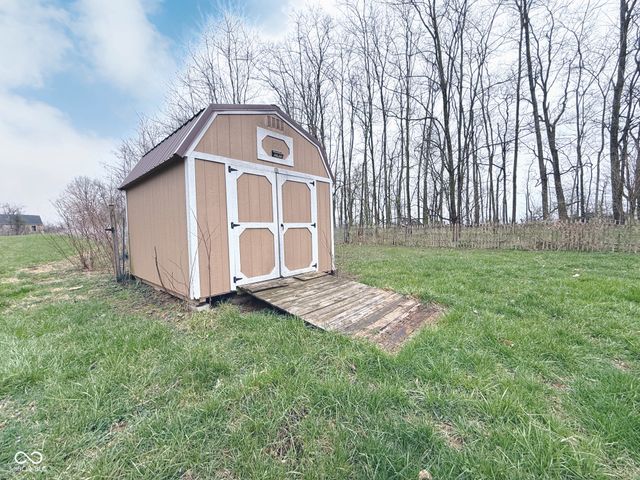 207 Locust Street, New Market, IN 47965