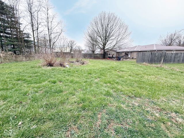 207 Locust Street, New Market, IN 47965