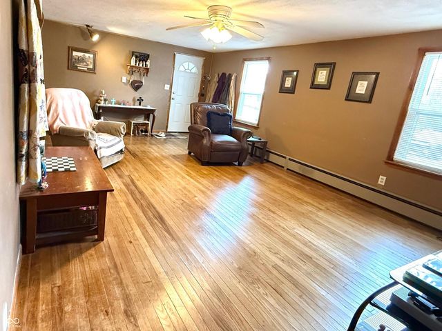 207 Locust Street, New Market, IN 47965