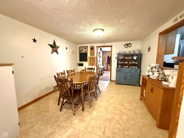 207 Locust Street, New Market, IN 47965