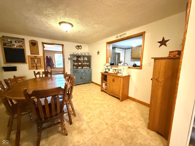 207 Locust Street, New Market, IN 47965