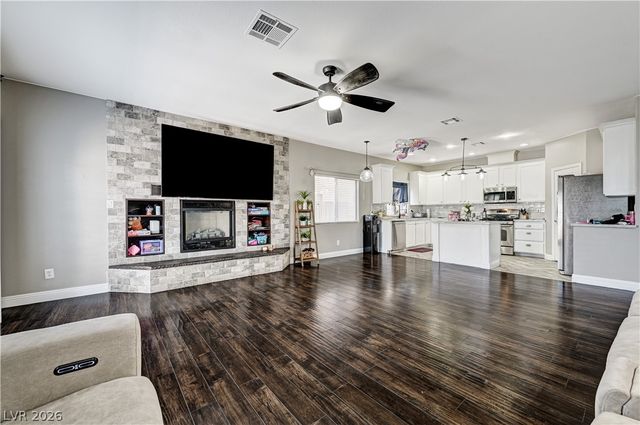 8782 Fountain Island Drive, Las Vegas, NV 89147