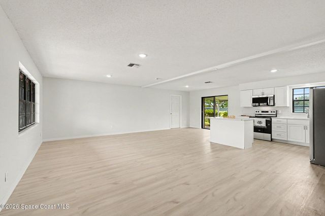 2868 Fountainhead Boulevard, Melbourne, FL 32935
