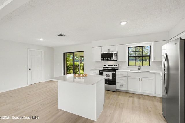 2868 Fountainhead Boulevard, Melbourne, FL 32935