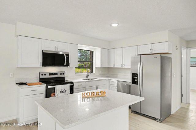 2868 Fountainhead Boulevard, Melbourne, FL 32935