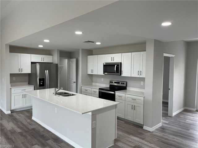 3222 Santa Barbara BLVD N, Cape Coral, FL 33993