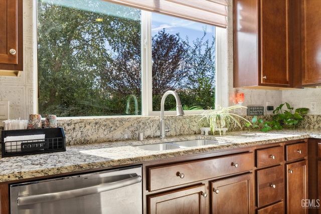 13603 Night Star Lane, Bakersfield, CA 93314