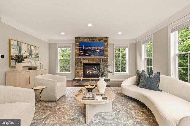 6203 CHAMPION OAK CT, Falls Church, VA 22044