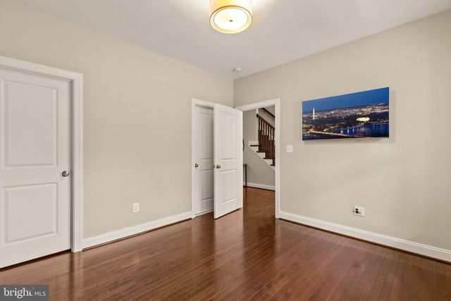 6203 CHAMPION OAK CT, Falls Church, VA 22044