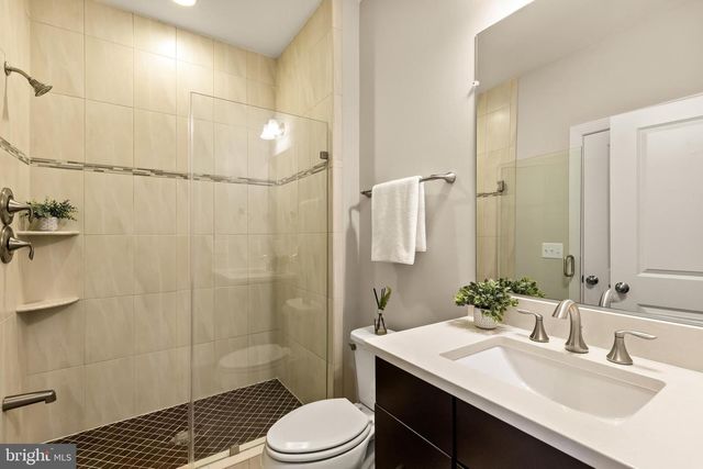 6203 CHAMPION OAK CT, Falls Church, VA 22044