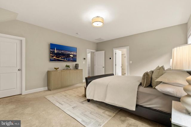 6203 CHAMPION OAK CT, Falls Church, VA 22044