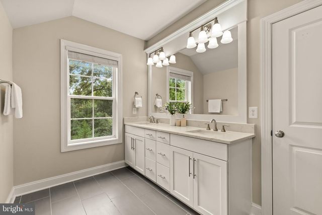 6203 CHAMPION OAK CT, Falls Church, VA 22044