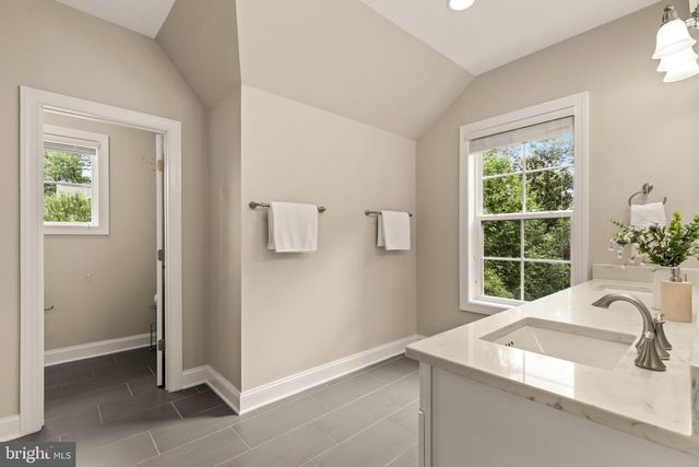 6203 CHAMPION OAK CT, Falls Church, VA 22044