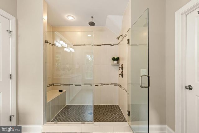 6203 CHAMPION OAK CT, Falls Church, VA 22044
