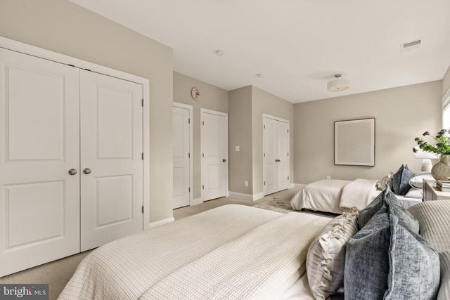 6203 CHAMPION OAK CT, Falls Church, VA 22044