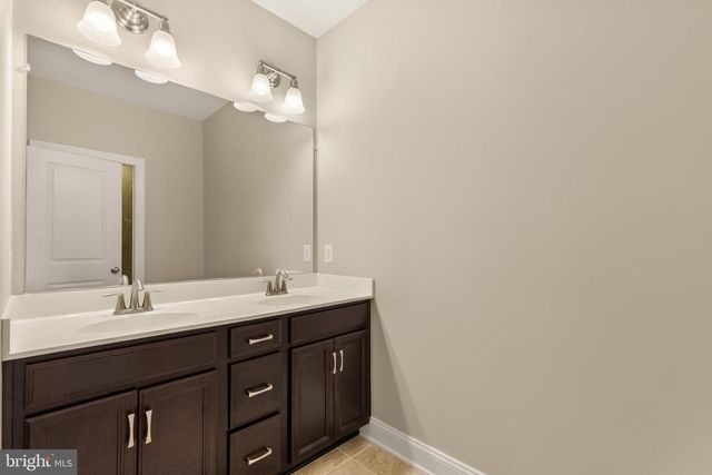 6203 CHAMPION OAK CT, Falls Church, VA 22044