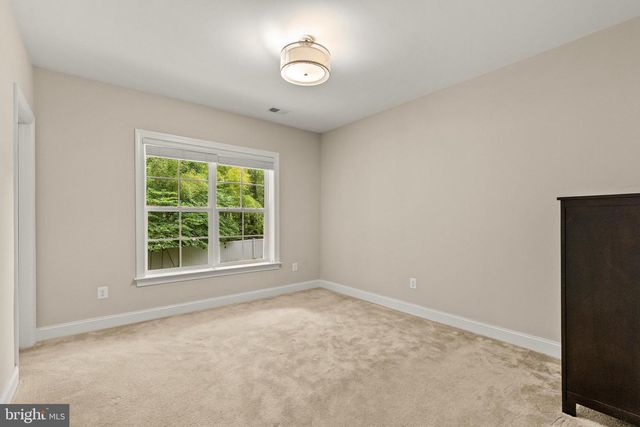 6203 CHAMPION OAK CT, Falls Church, VA 22044
