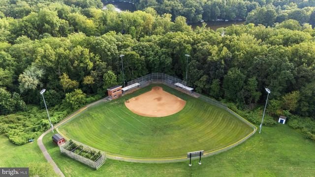 6203 CHAMPION OAK CT, Falls Church, VA 22044