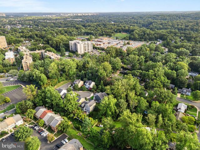 6203 CHAMPION OAK CT, Falls Church, VA 22044