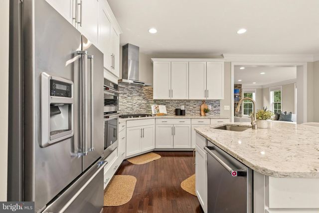 6203 CHAMPION OAK CT, Falls Church, VA 22044
