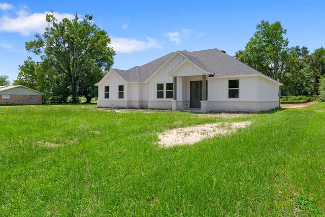180 Nix Drive, Emory, TX 75440