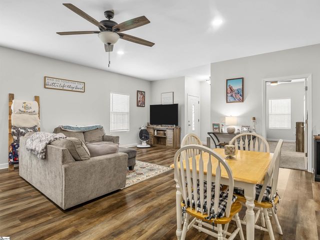 4249 Buffalo West Springs Highway, Jonesville, SC 29353