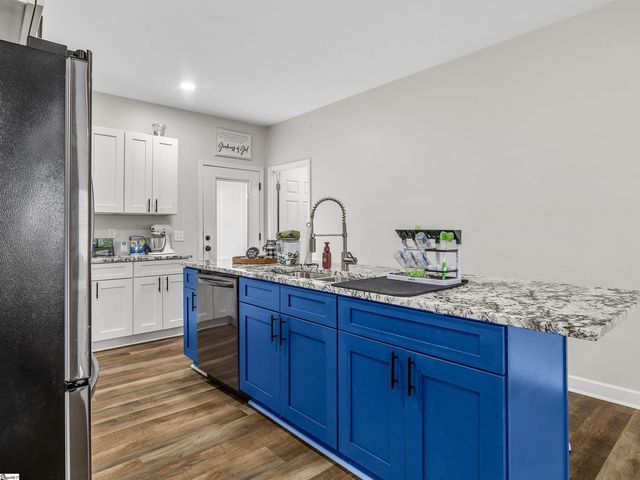 4249 Buffalo West Springs Highway, Jonesville, SC 29353