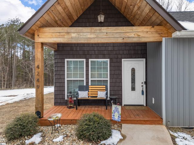 4249 Buffalo West Springs Highway, Jonesville, SC 29353