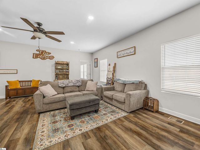 4249 Buffalo West Springs Highway, Jonesville, SC 29353