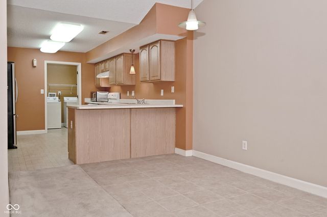 6033 Carriage Corner, Indianapolis, IN 46237